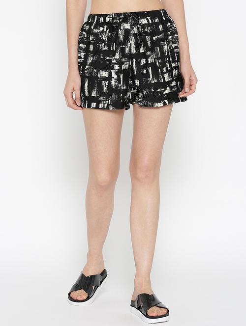 black printed regular shorts - 13851997 - Very Small Image - 1