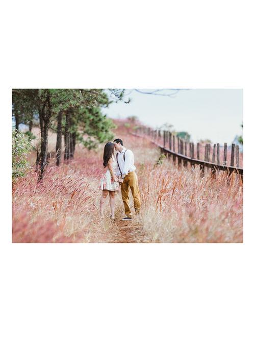 the print cart paper kissing couple painting - 13972727 - Very Small Image - 1