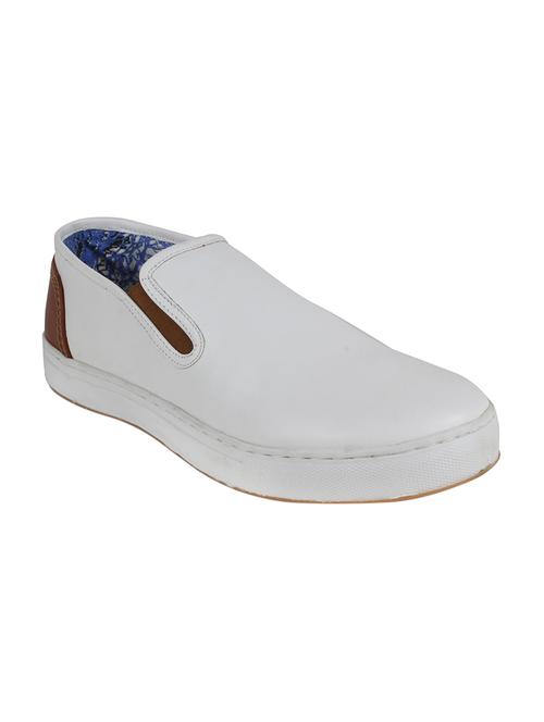 white leatherette casual slipon - 14354449 - Very Small Image - 1