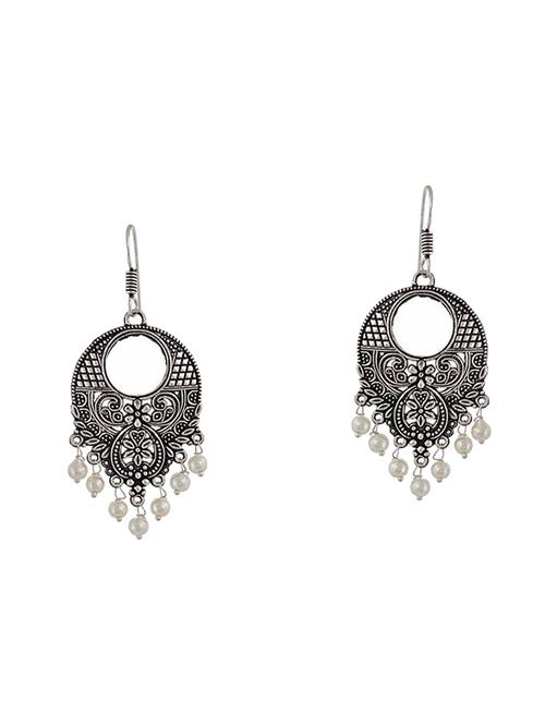 white metal chandballi earrings - 14517332 - Very Small Image - 1