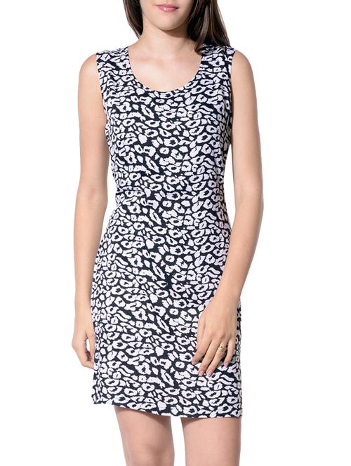 black sheath dress - 14567859 - Very Small Image - 1