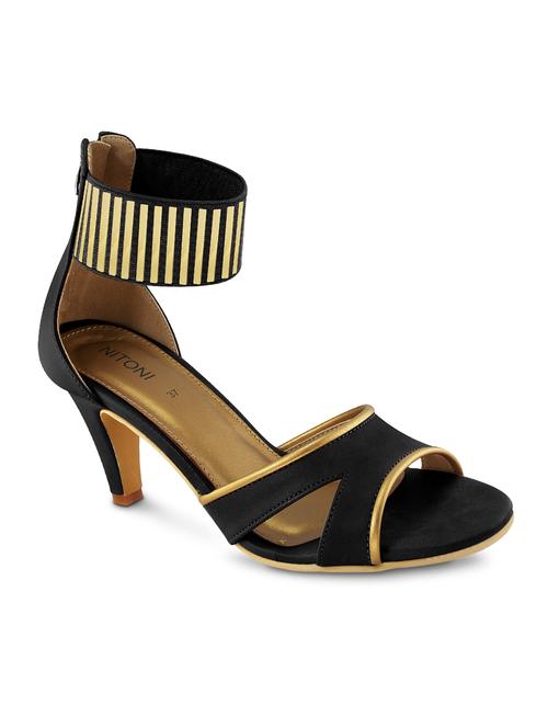 black closed back andal - 14966679 - Very Small Image - 1