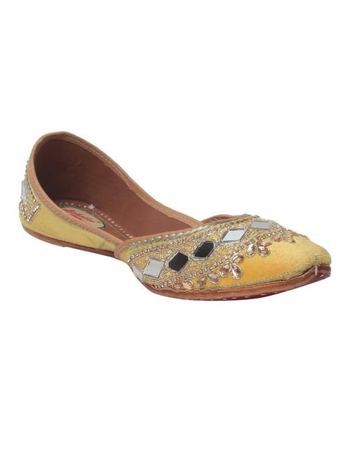 yellow slip on jutis - 15008525 - Very Small Image - 1
