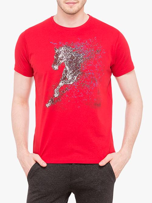 red cotton chest print t-shirt - 15017299 - Very Small Image - 1