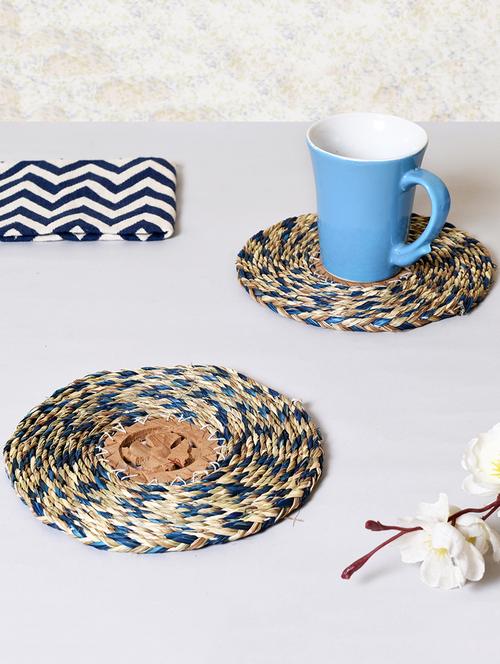 circular hand-carved floral coaster set(set of 2) - 15086666 - Very Small Image - 1