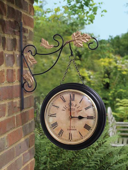 two sides station clock - 15117456 - Very Small Image - 1