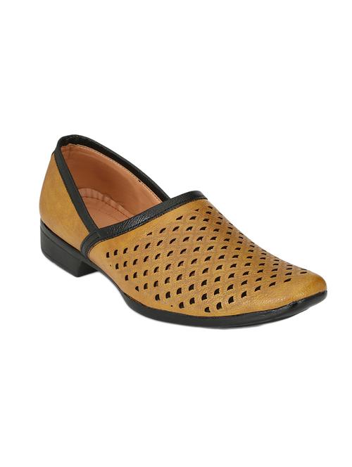 tan leatherette sandals - 15154228 - Very Small Image - 1