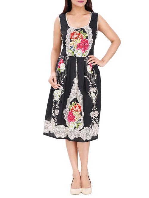 tassel tie-up pleated embellished dress - 15185367 - Very Small Image - 1