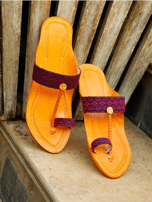 magenta one toe kolhapuri - 15272200 - Very Small Image - 1