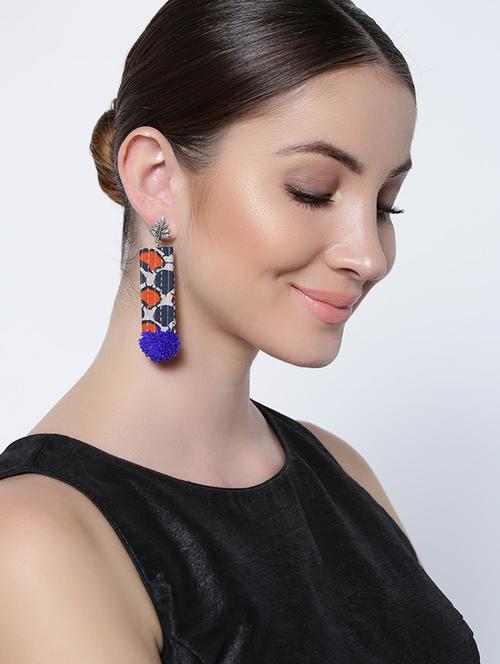 drop earrings - 15302453 - Very Small Image - 1