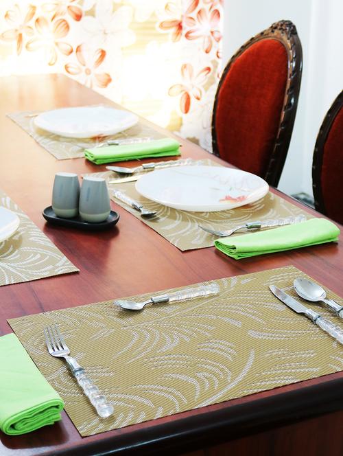 set of 6 plastic placemats - 15324565 - Very Small Image - 1