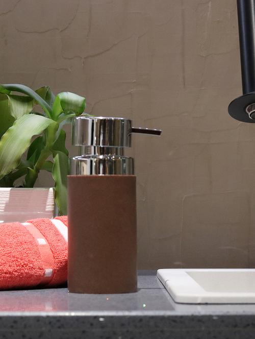 liquid soap dispenser, brown polyresin soap dispenser for kitchen, bathroom or common basin - 15327187 - Very Small Image - 1