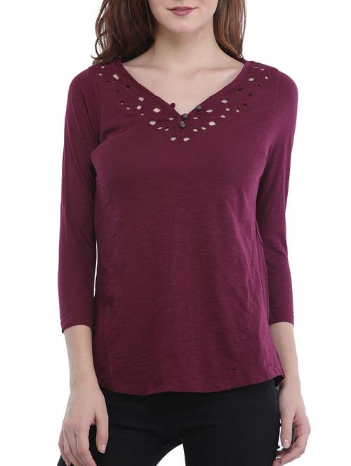 cut out neckline detail top - 15360814 - Very Small Image - 1