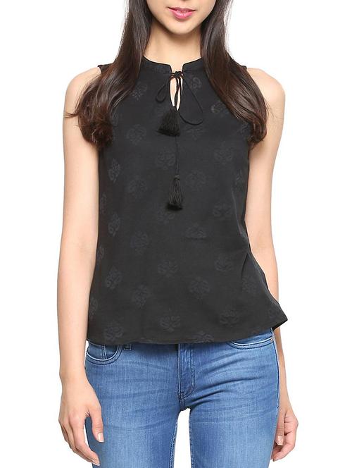 tie-up neck sleeveless top - 15367215 - Very Small Image - 1