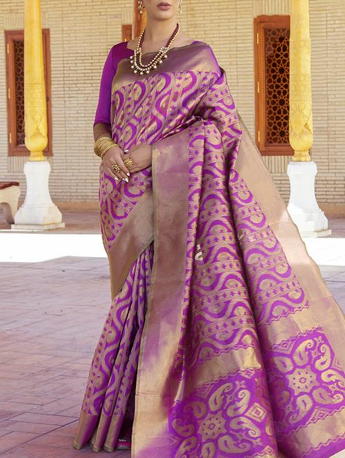 paisley zari woven banarasi saree with blouse - 15398884 - Very Small Image - 1