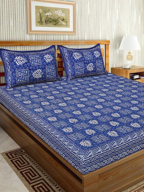 cotton traditional printed double bedsheet with 2 pillow covers - 15460186 - Very Small Image - 1