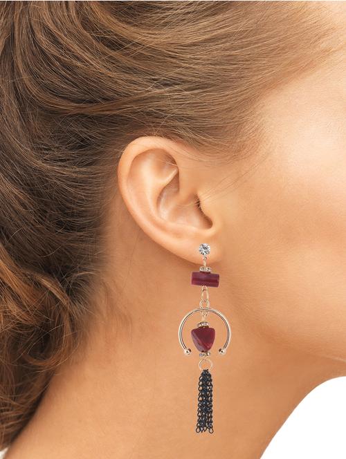 red metal drop earring - 15473398 - Very Small Image - 1