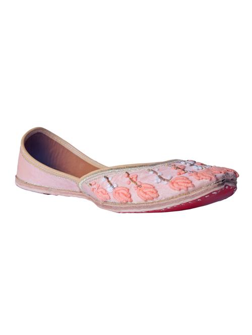 pink slip on jutis - 15498142 - Very Small Image - 1