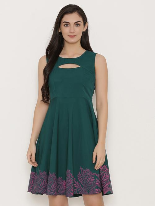 neck cutout printed hem dress - 15498675 - Very Small Image - 1
