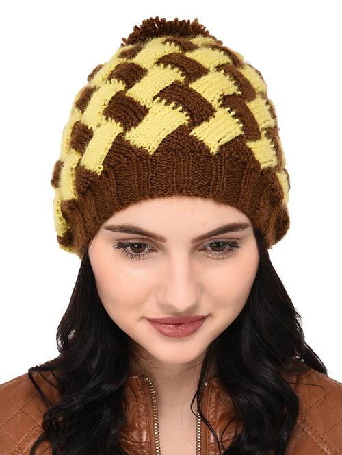 checkered woolen cap - 15527877 - Very Small Image - 1