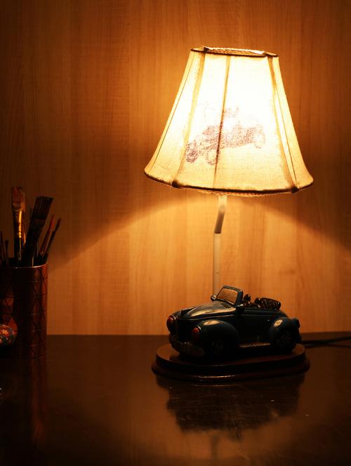 retro car table lamp - 15528598 - Very Small Image - 1