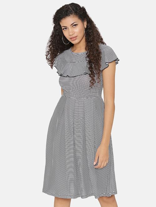 cape sleeved a line dress - 15646178 - Very Small Image - 1