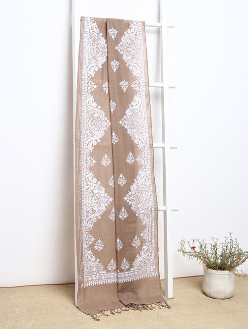 embroidery work shawl - 15655385 - Very Small Image - 1