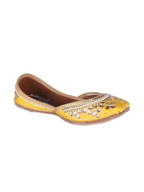 yellow slip on jutis - 15710876 - Very Small Image - 1