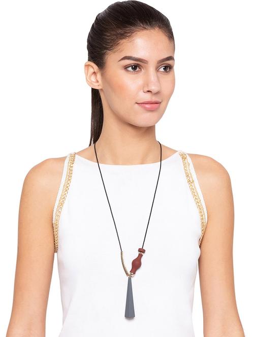 long necklace - 15717700 - Very Small Image - 1