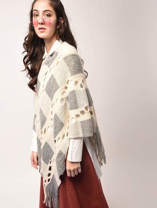cut out detail checkered poncho - 15801887 - Very Small Image - 1