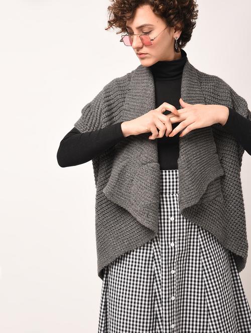 dolman sleeved asymmetric hem shrug - 15801898 - Very Small Image - 1