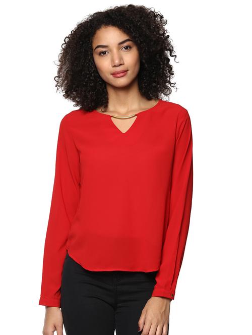 curved hem keyhole neck top - 15807475 - Very Small Image - 1