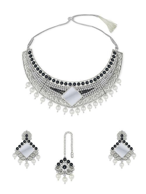 white metal necklaces and earring - 15881492 - Very Small Image - 1