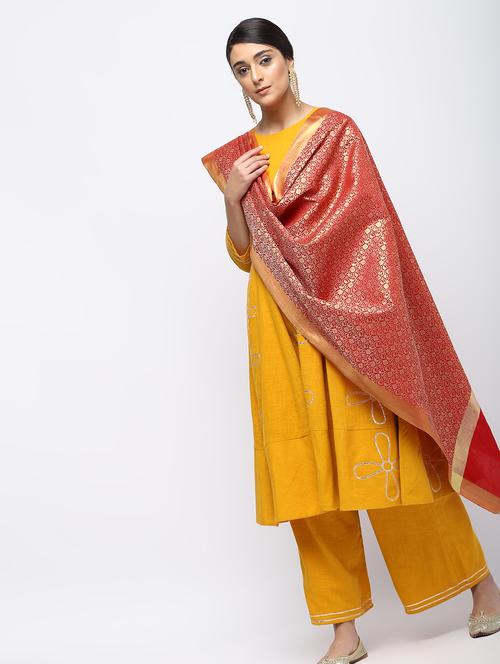 zari motif banarasi dupatta - 15882616 - Very Small Image - 1