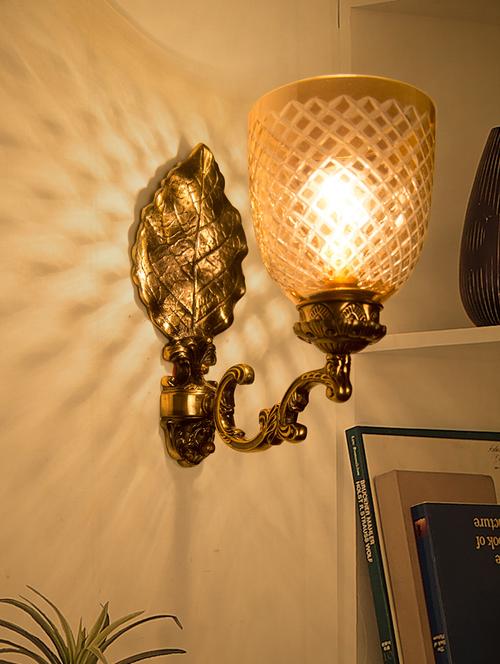 elegant golden betel leaf aluminium 1 light wall sonce - 15882732 - Very Small Image - 1