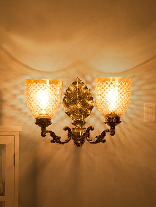 elegant golden betel leaf aluminium 2 light wall sonce - 15882733 - Very Small Image - 1