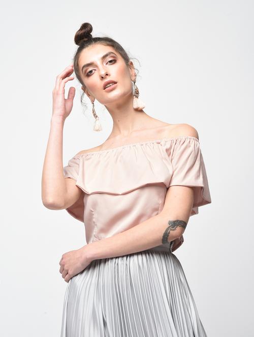 off shoulder ruffled crop top - 15887883 - Very Small Image - 1