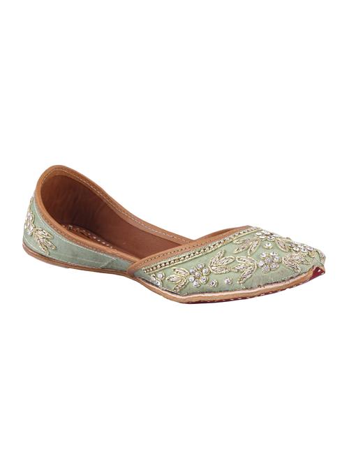 green slip on jutis - 15897279 - Very Small Image - 1