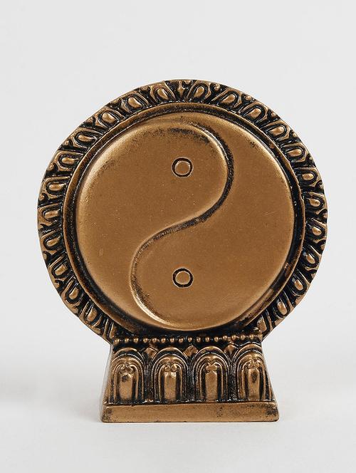 golden yin yang statue - 15937749 - Very Small Image - 1