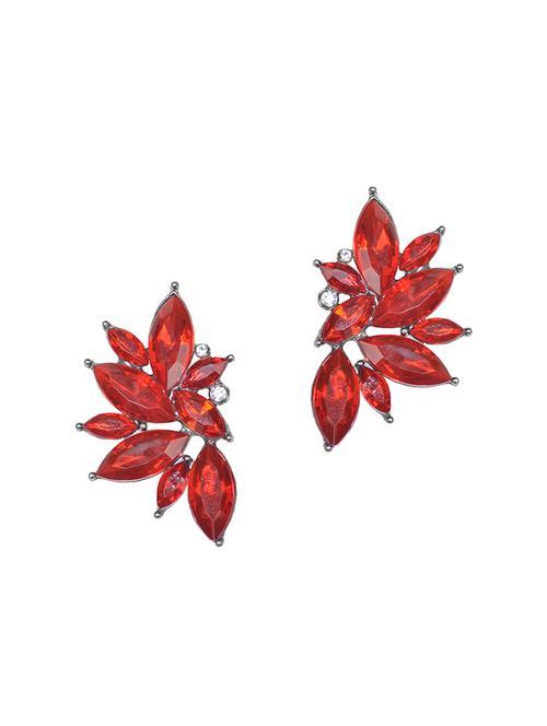 red metal earring - 15950198 - Very Small Image - 1