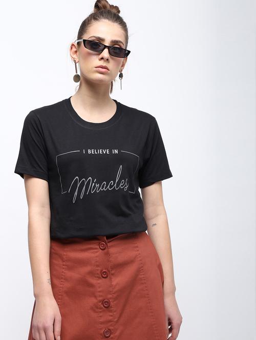 crew neck graphic print tee - 15957366 - Very Small Image - 1