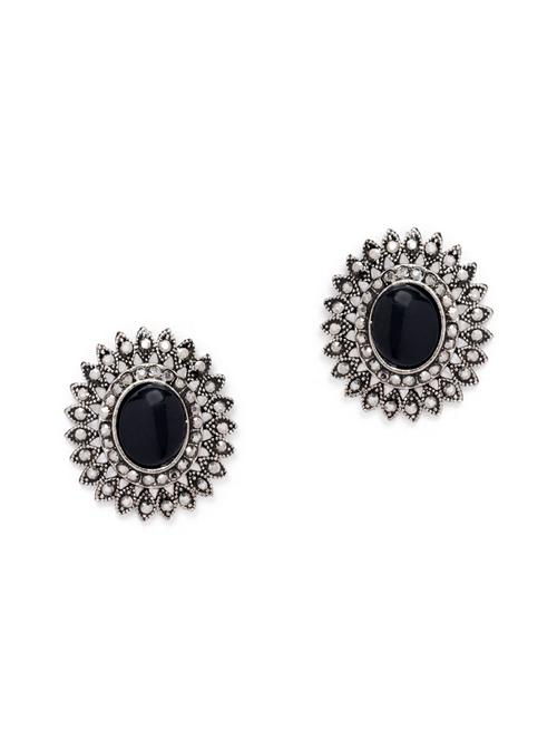silver metal studs earring - 15966582 - Very Small Image - 1