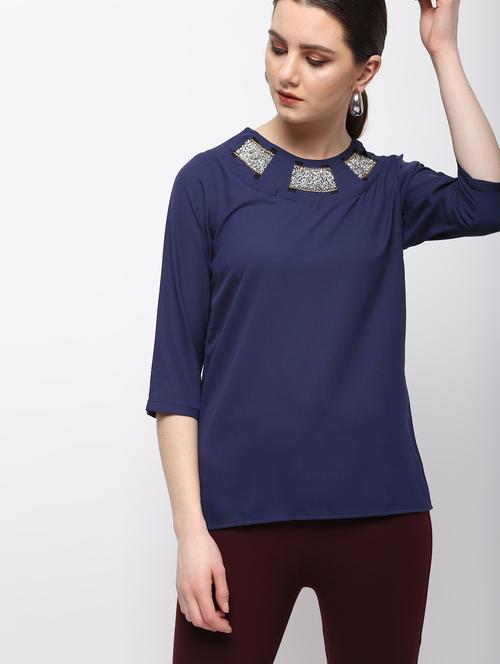 embellished round neck top - 15989964 - Very Small Image - 1
