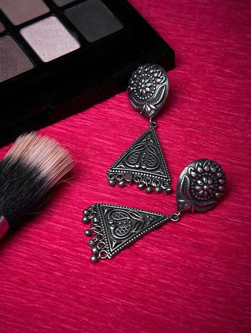silver oxidized earring - 15997253 - Very Small Image - 1
