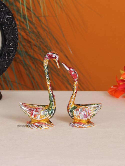 handicrafts paradise pair of kissing swan / duck home decor showpiece in white metal -5.2 inch ( multi color ) - 15999229 - Very Small Image - 1