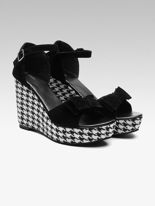 black platforms wedges - 16002725 - Very Small Image - 1