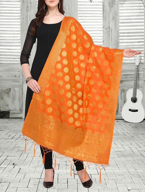 banarasi dupatta with fringes - 16050912 - Very Small Image - 1