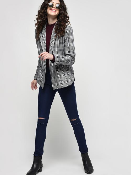 knee slit skinny fit jeans - 16065153 - Very Small Image - 1