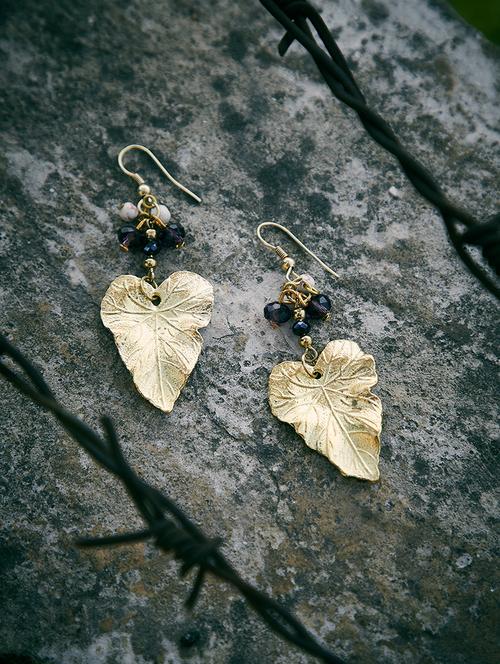 gold metal drop earring - 16129203 - Very Small Image - 1