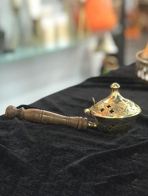 dhuna with wooden handle - 16139812 - Very Small Image - 1